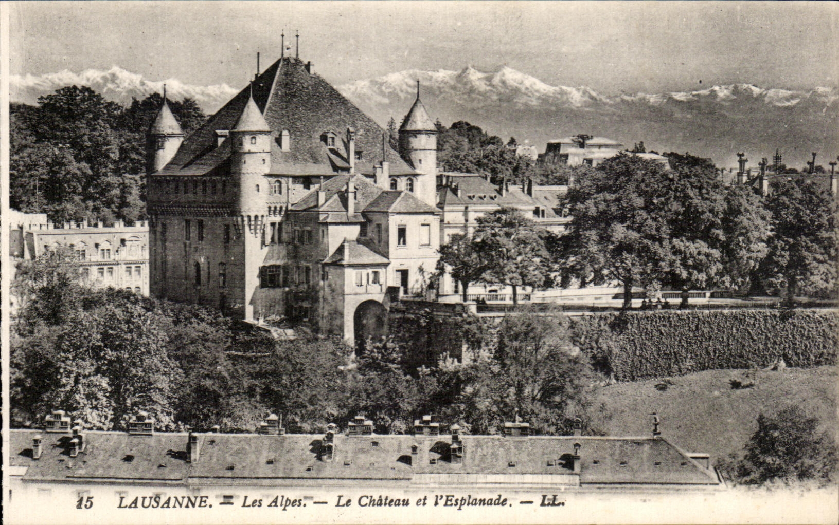 CPA Lausanne Les Alpes Le Chateau et l'Esplanade