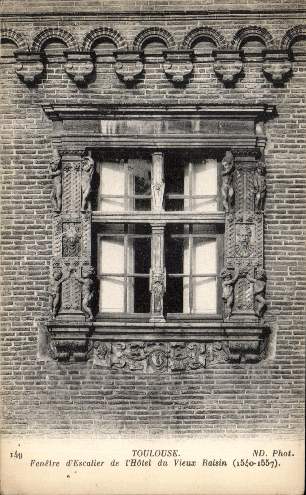 CPA Toulouse Fenetre d'Escalier de l'Hotel du Vieux Raisin