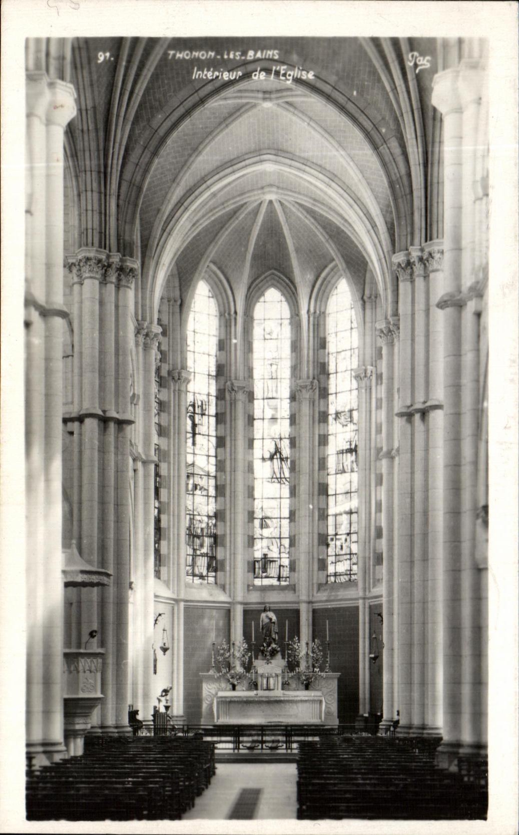 CPSM Thonon les Bains Interior of the church