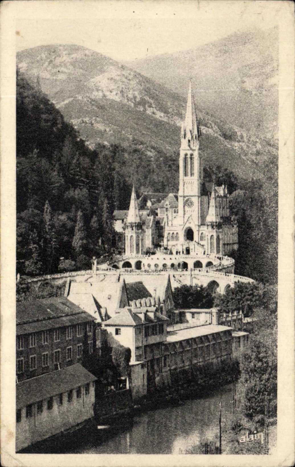 CPA Lourdes the Basilica and Gave