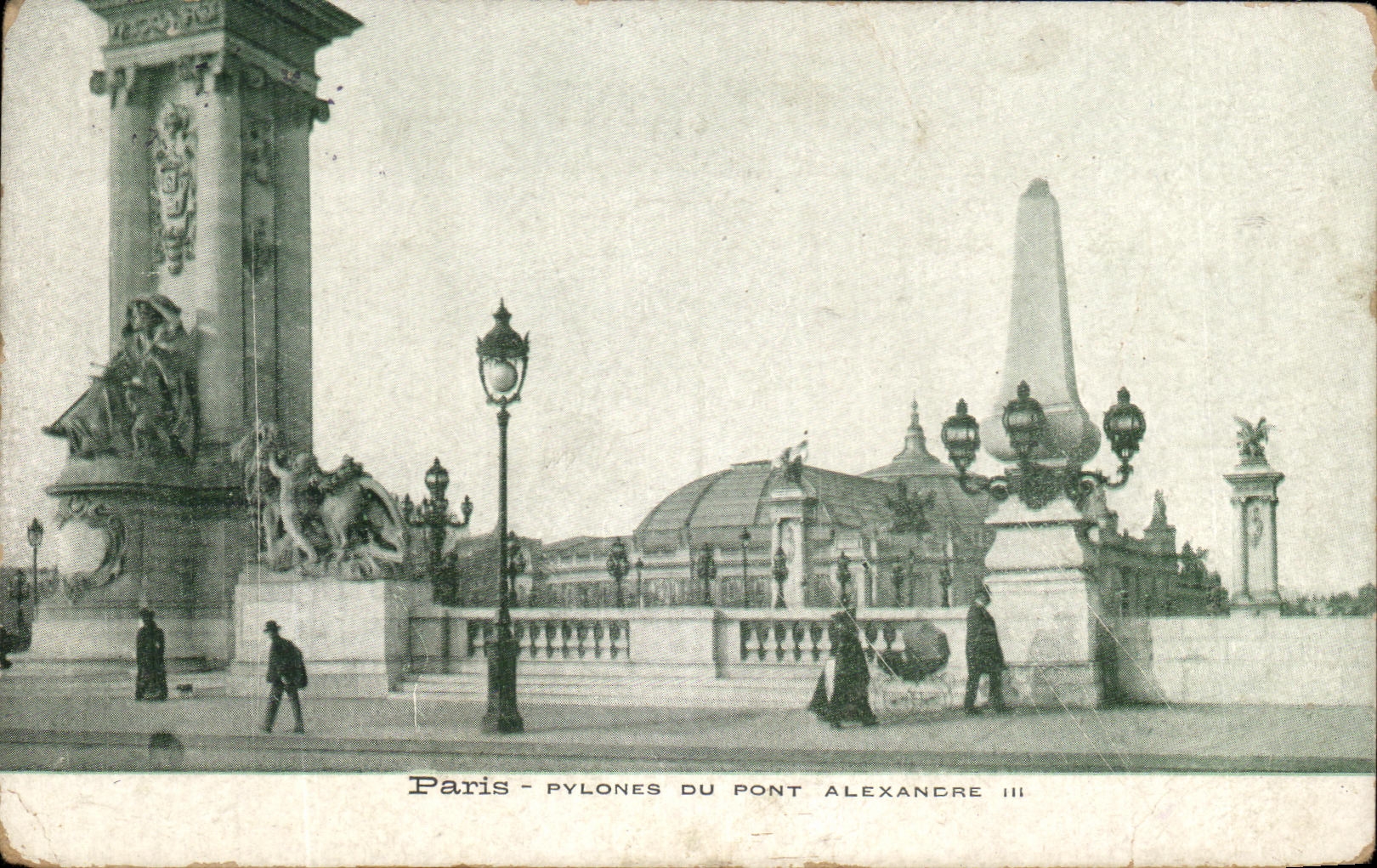 CPA Paris Pylons of the Bridge Alexandre III