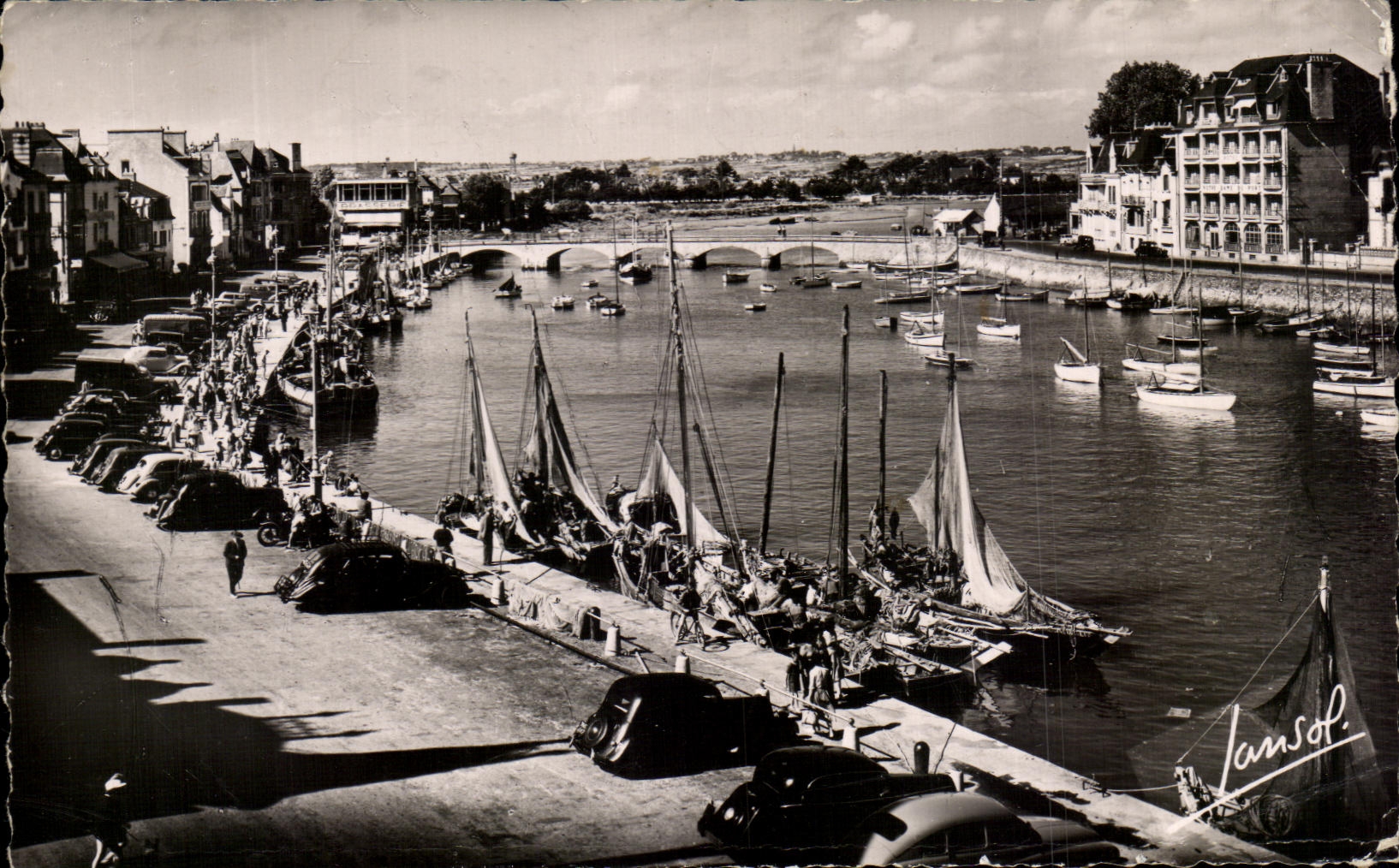 CPSM Baule the Dimension of Love View of the Port of Baule and Pouliguen Boats