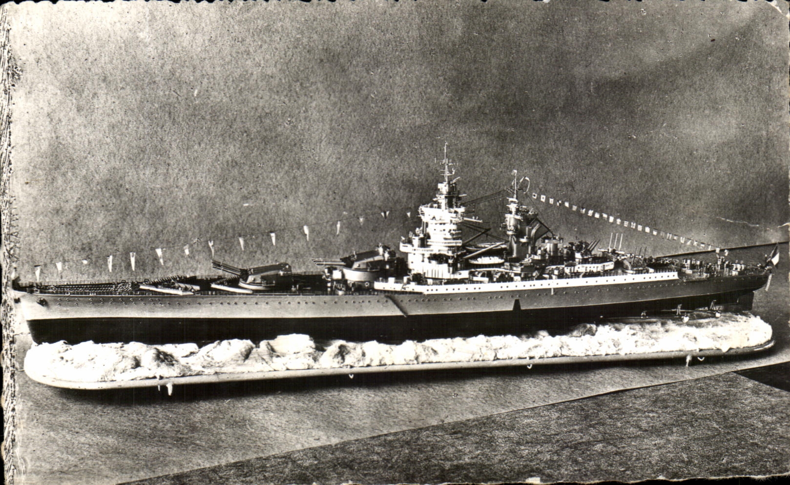 CPA Richelieu Model to the 1/100 Taillecourt Chevrolet Boat War