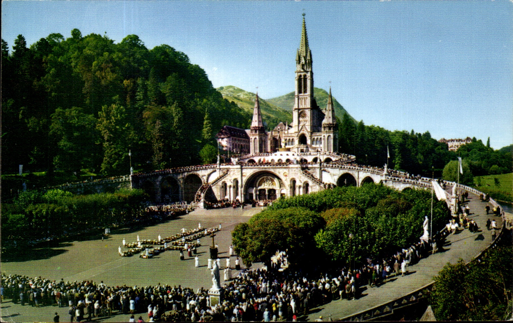 MODERN CARD Lourdes Patients Attending the Way of Cross