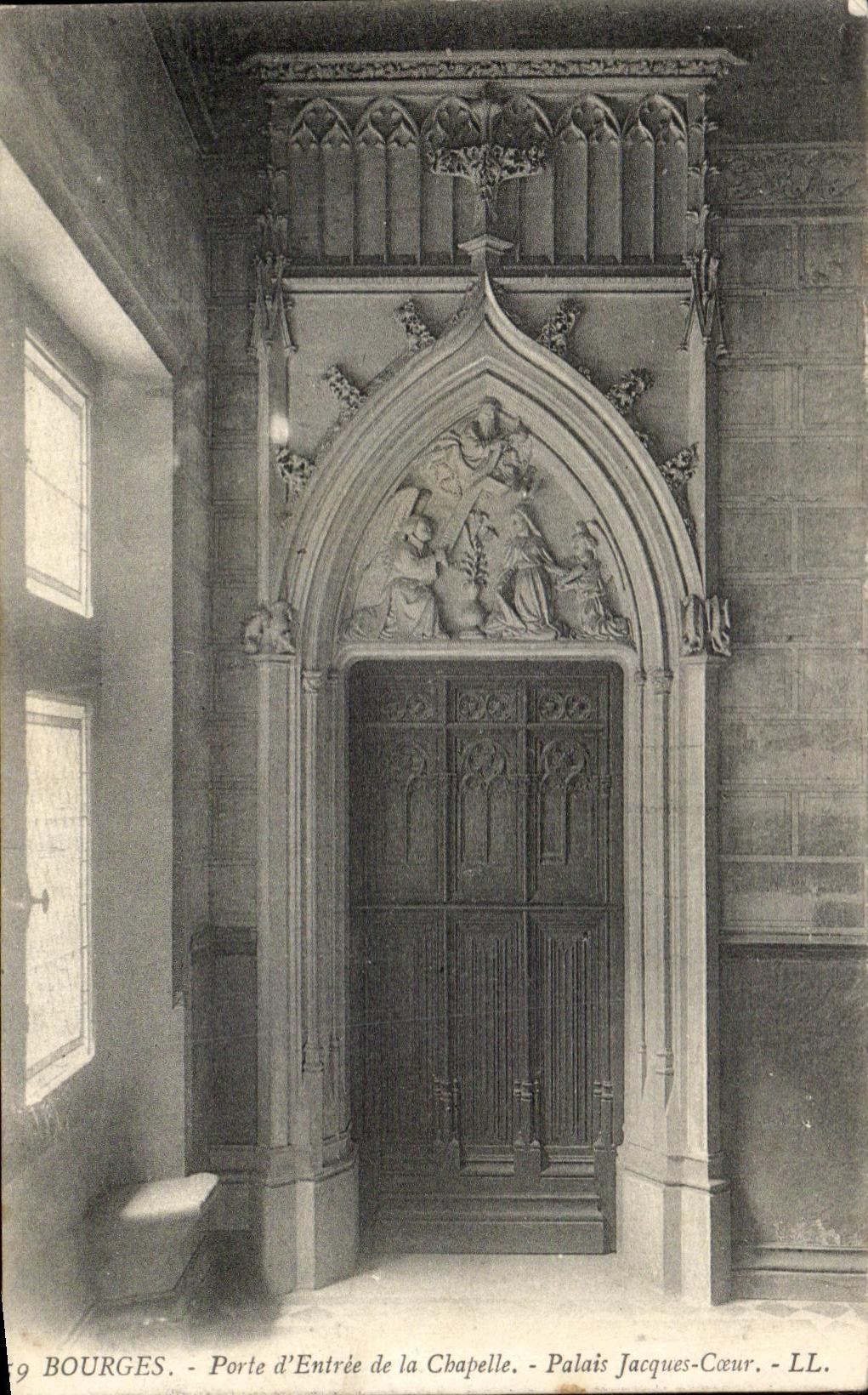 Puerta principal de CPA Bourges del corazon de Jacques del paladar de la camara acorazada