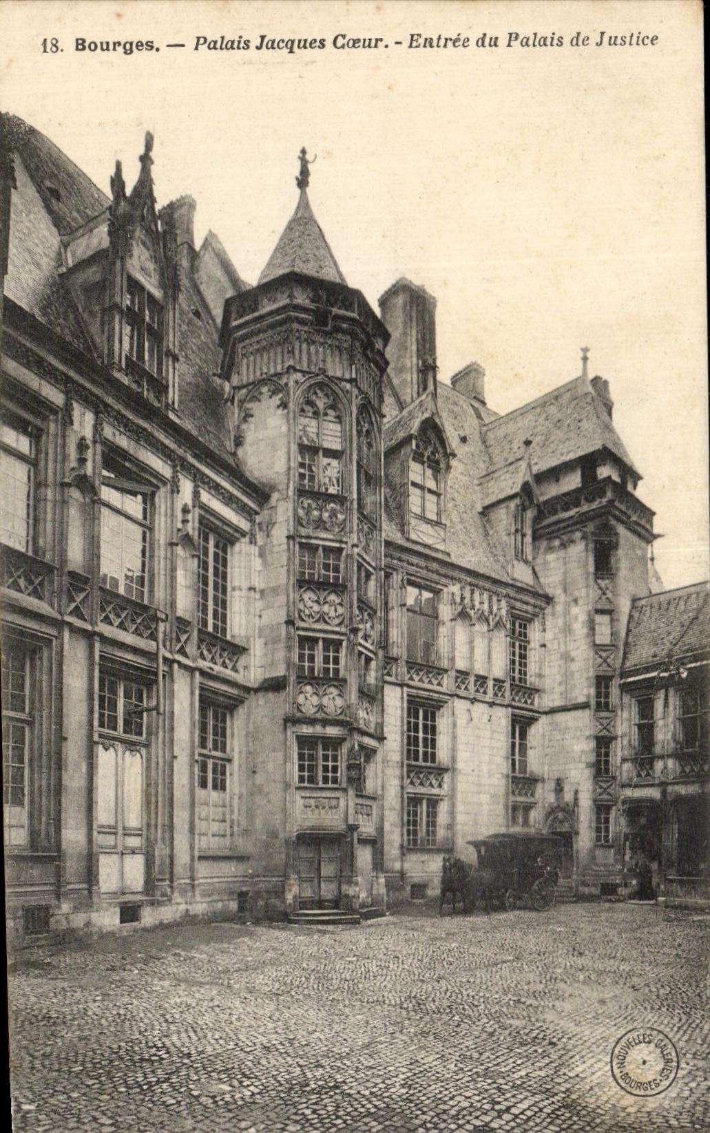 Entrada del corazon de Jacques del paladar de CPA Bourges de las cortes de ley