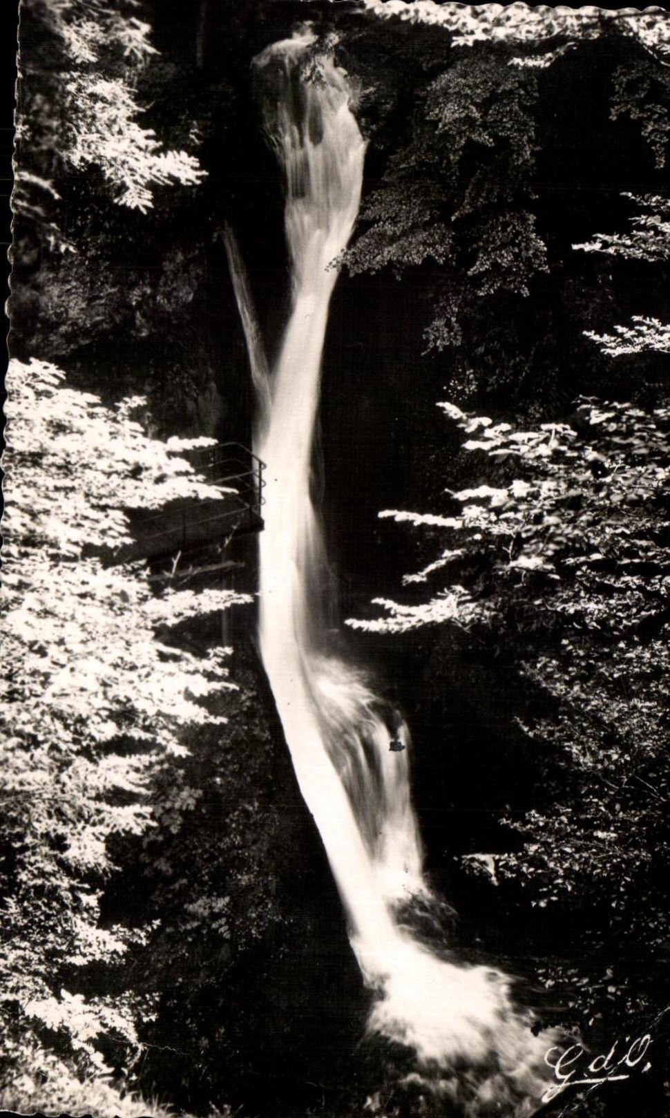 CPA Auvergne Environs Of Bourboule Of the Mount Gilds Cascade Of the Shaving mug