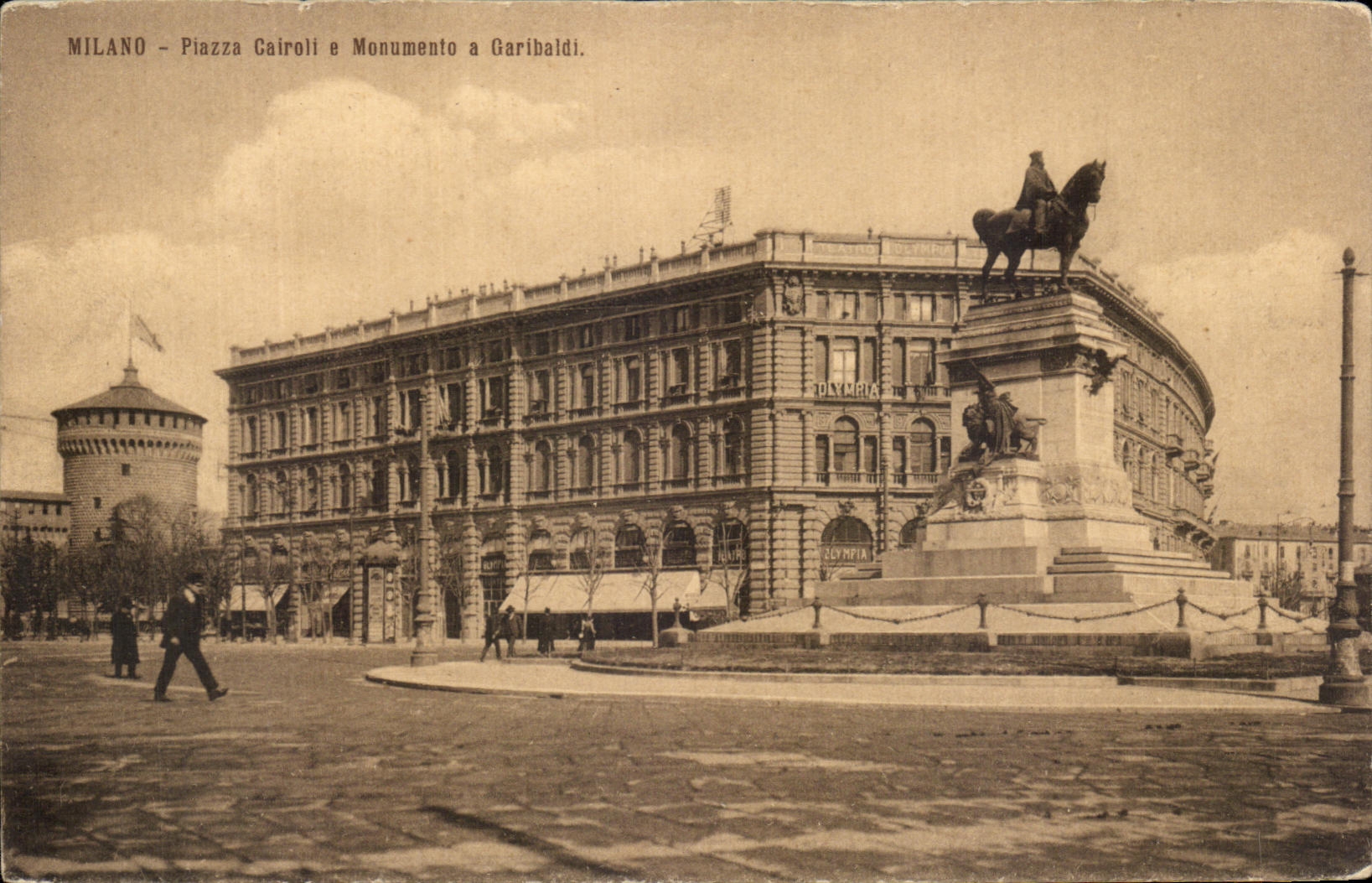 CPA Milano Plazza Cairoli Monument has Garibaldi