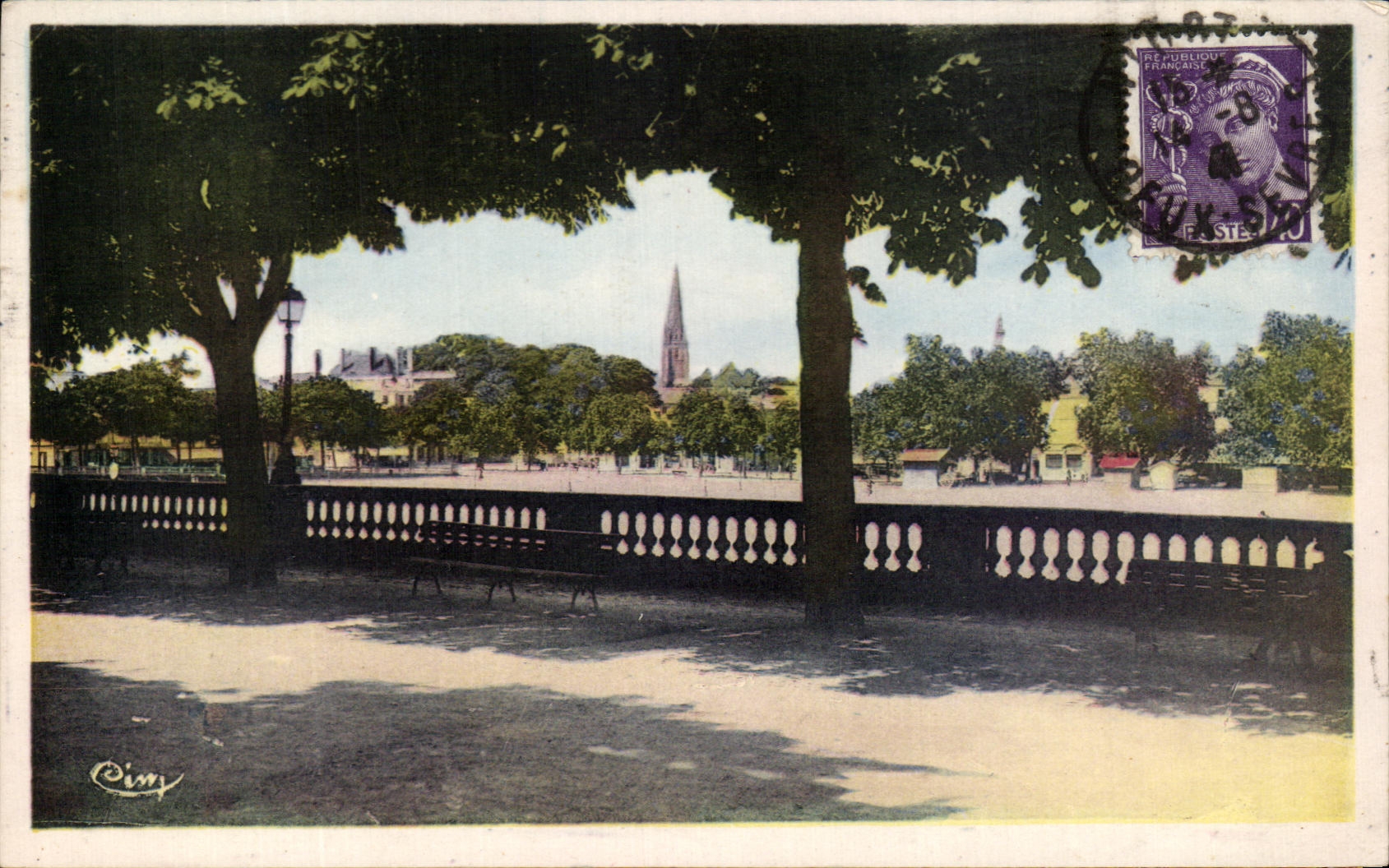 CPA Niort Two Separate the Place of the Breach seen of the Gardens