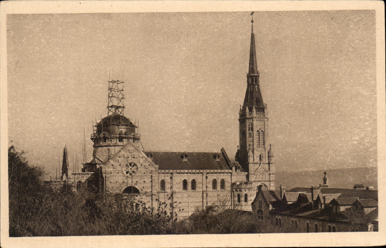 CPA Lisieux la basilica