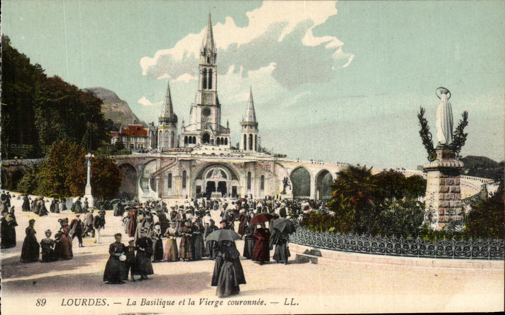 CPA Lourdes the Basilica and the Couronnee Virgin
