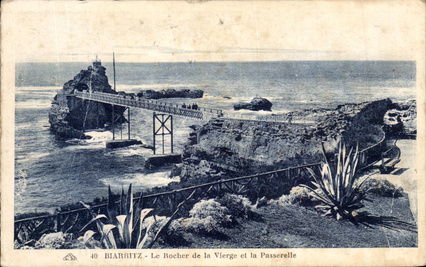 CPA Bizrritz Le Rocher de la Vierge et Passerelle