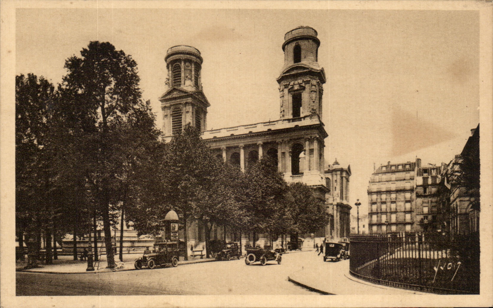 CPA Paris While Strolling Church and Place St Sulpice