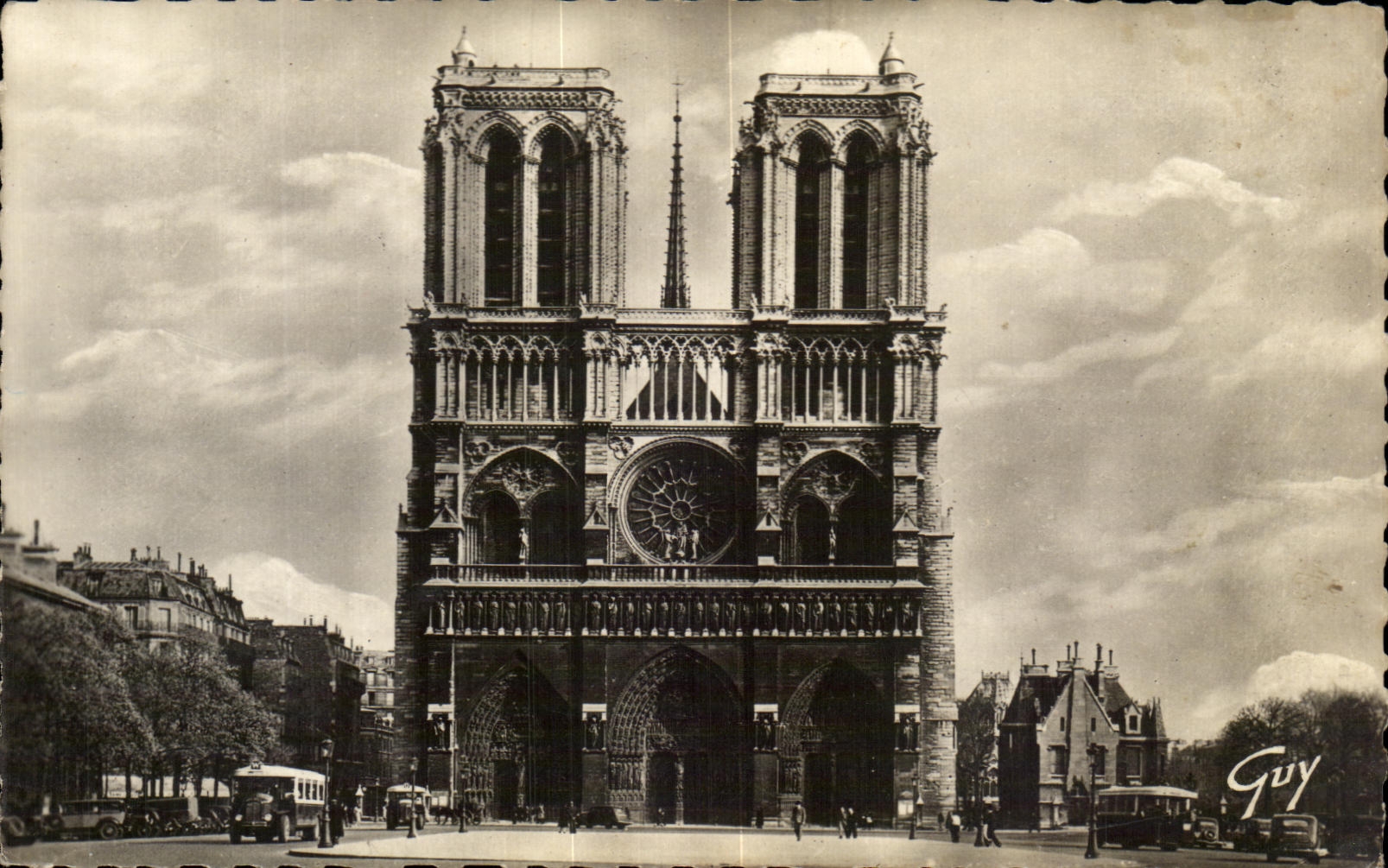 CPA Notre Dame and the Square