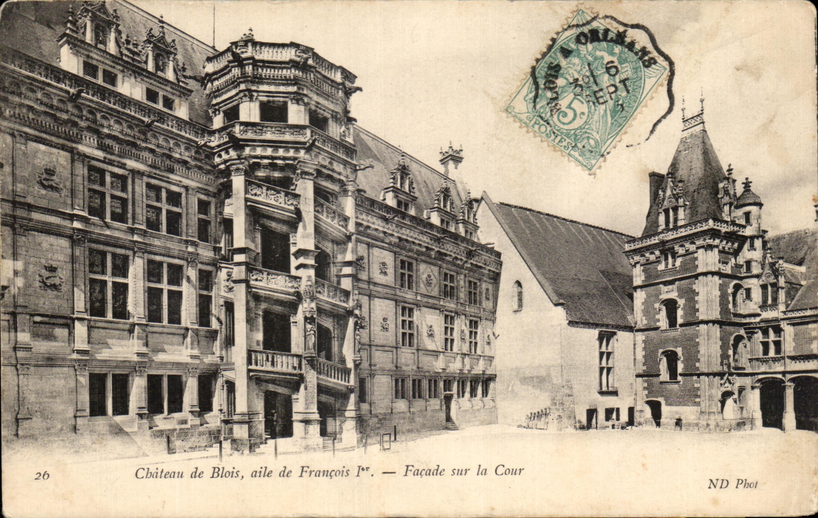 CPA Chateau De Blois Aile De Francois 1er Facade Sur La Cour
