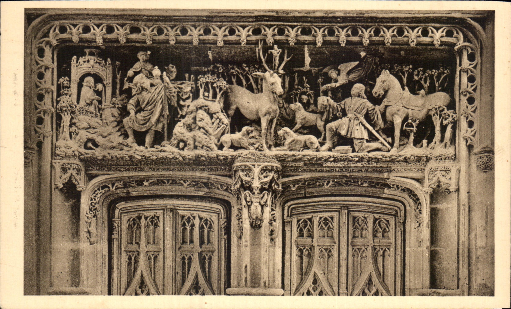 CPA Amboise Le Chateau La Chapelle St Hubert Haut Relief Representant La Chasse De Saint Hubert