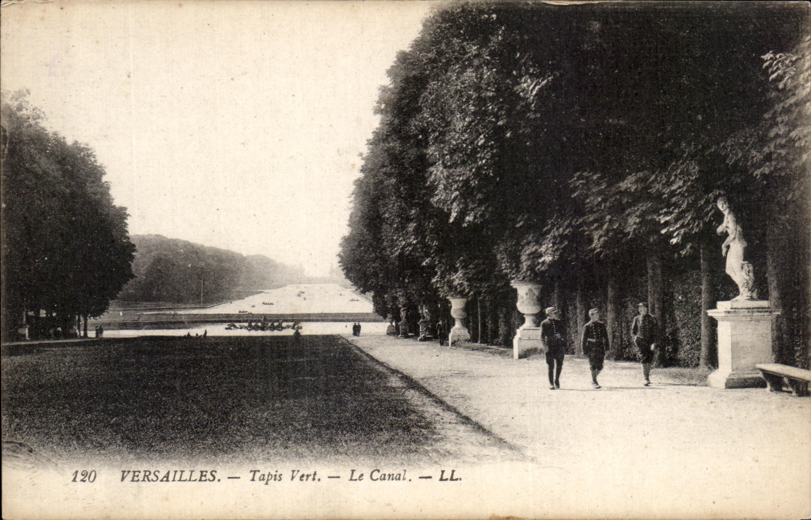 CPA Versailles Tapis Vert Le Canal