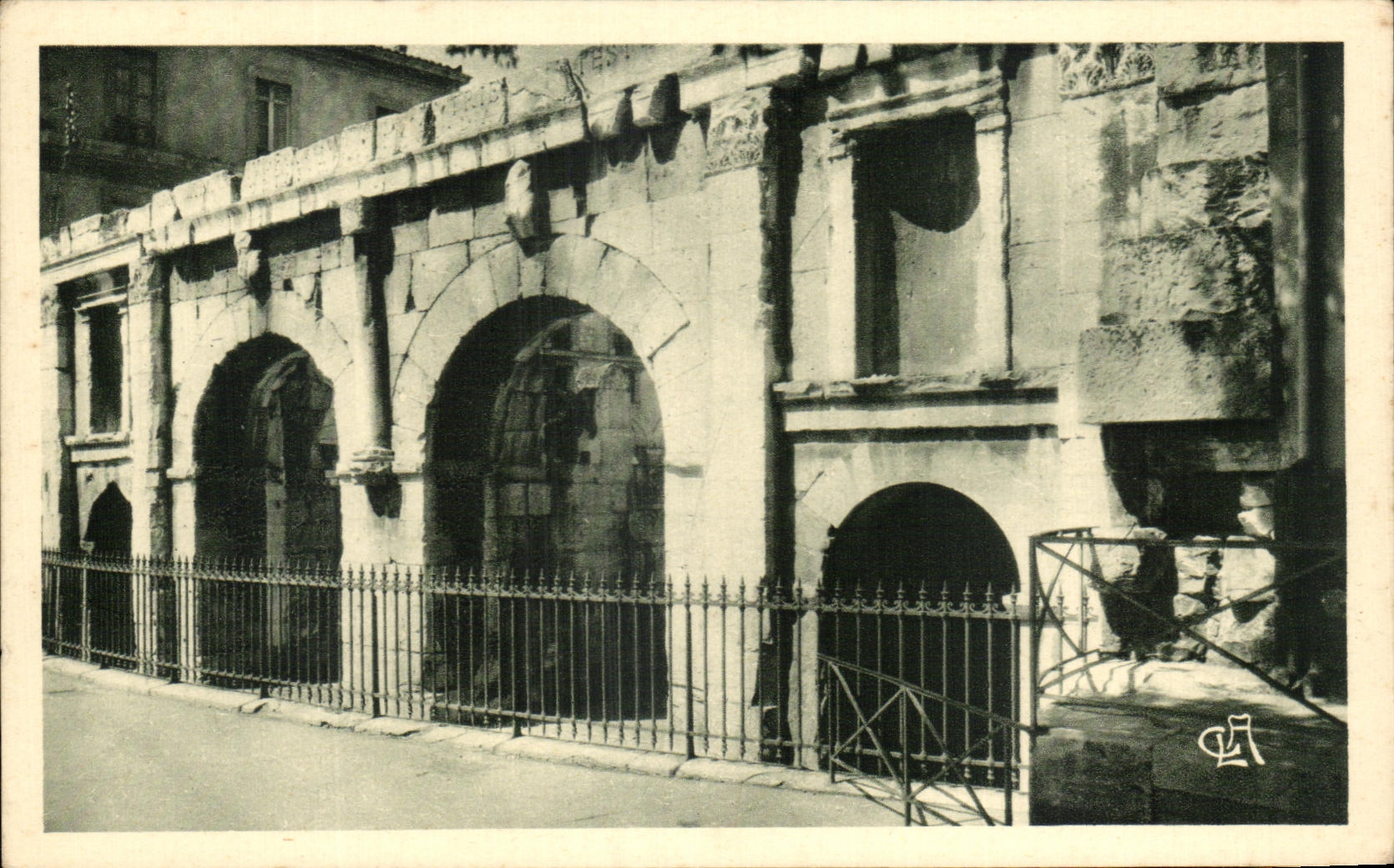 CPA Nimes Porte D'Aries Dite D'Auguste