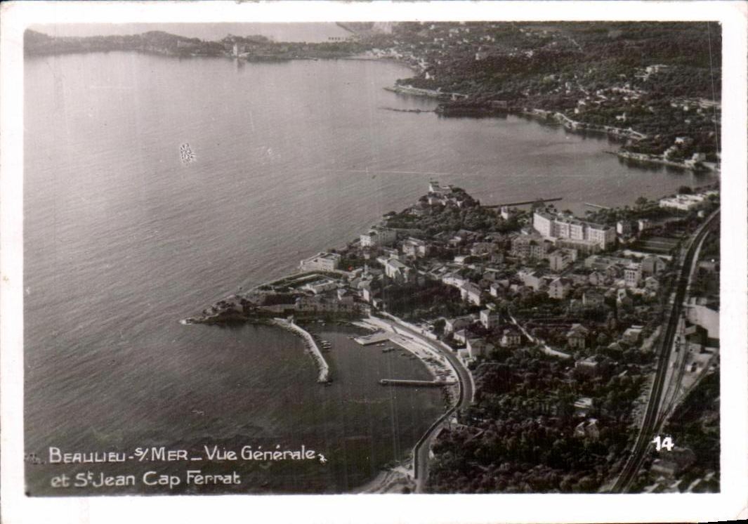 CPSM Beaulieu Mer Vue Generale Et St Jean Cap Ferrat