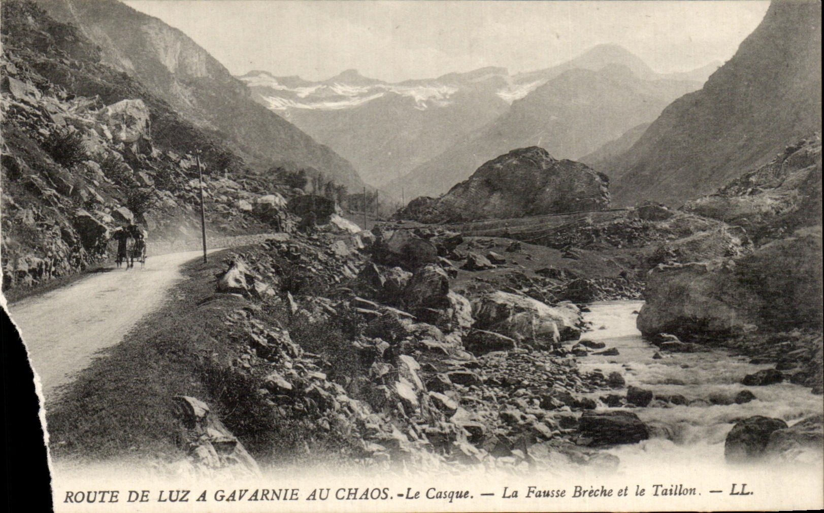 CPA Gavarnie Route De Luz A Au Chaos Le Casque La Fausse Breche et le Taillon