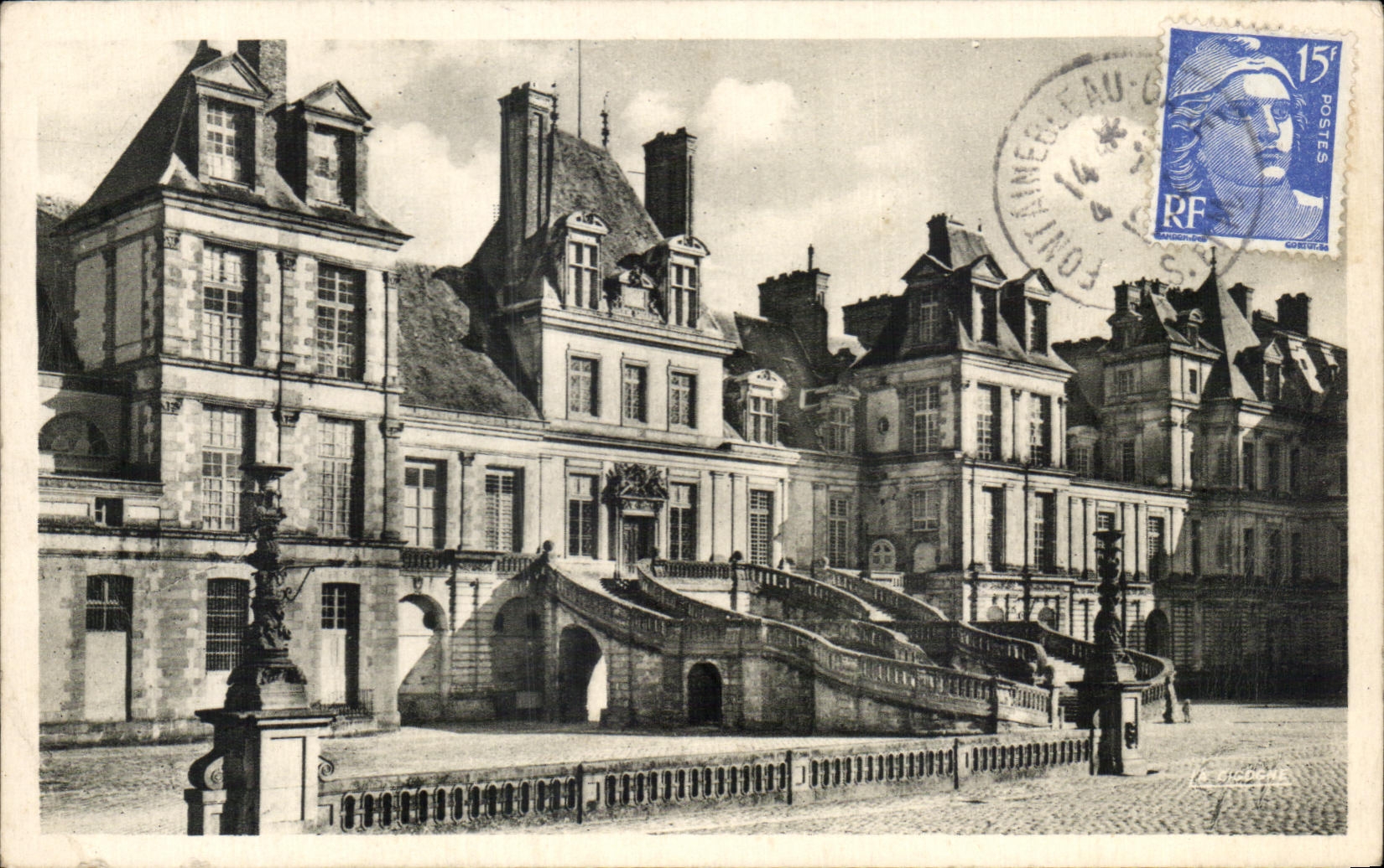 CPA Fontainebleau Le palais Cour des adieux et escalier du fer a cheval
