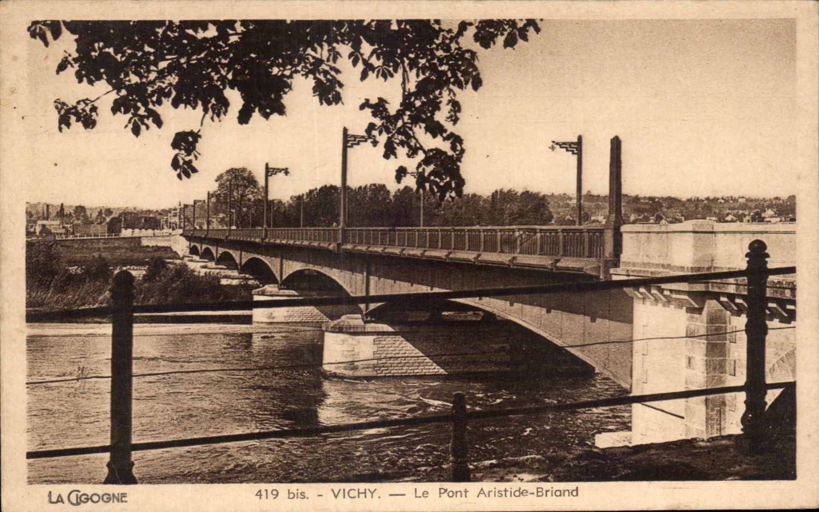 CPA Vichy the bridge Aristide Brioand