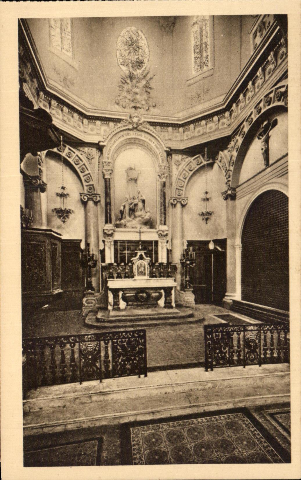 CPA La Chapelle Des Carmelites De Lisieux Le Sanctuaire La Grille Du Choeur Des Religieuses