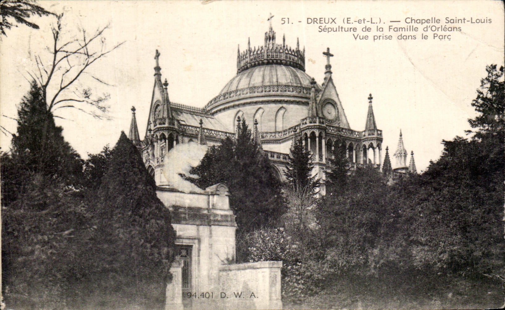 Entierro santo de Louis de la camara acorazada de CPA Dreux de la familia de Orleans vista en del parque