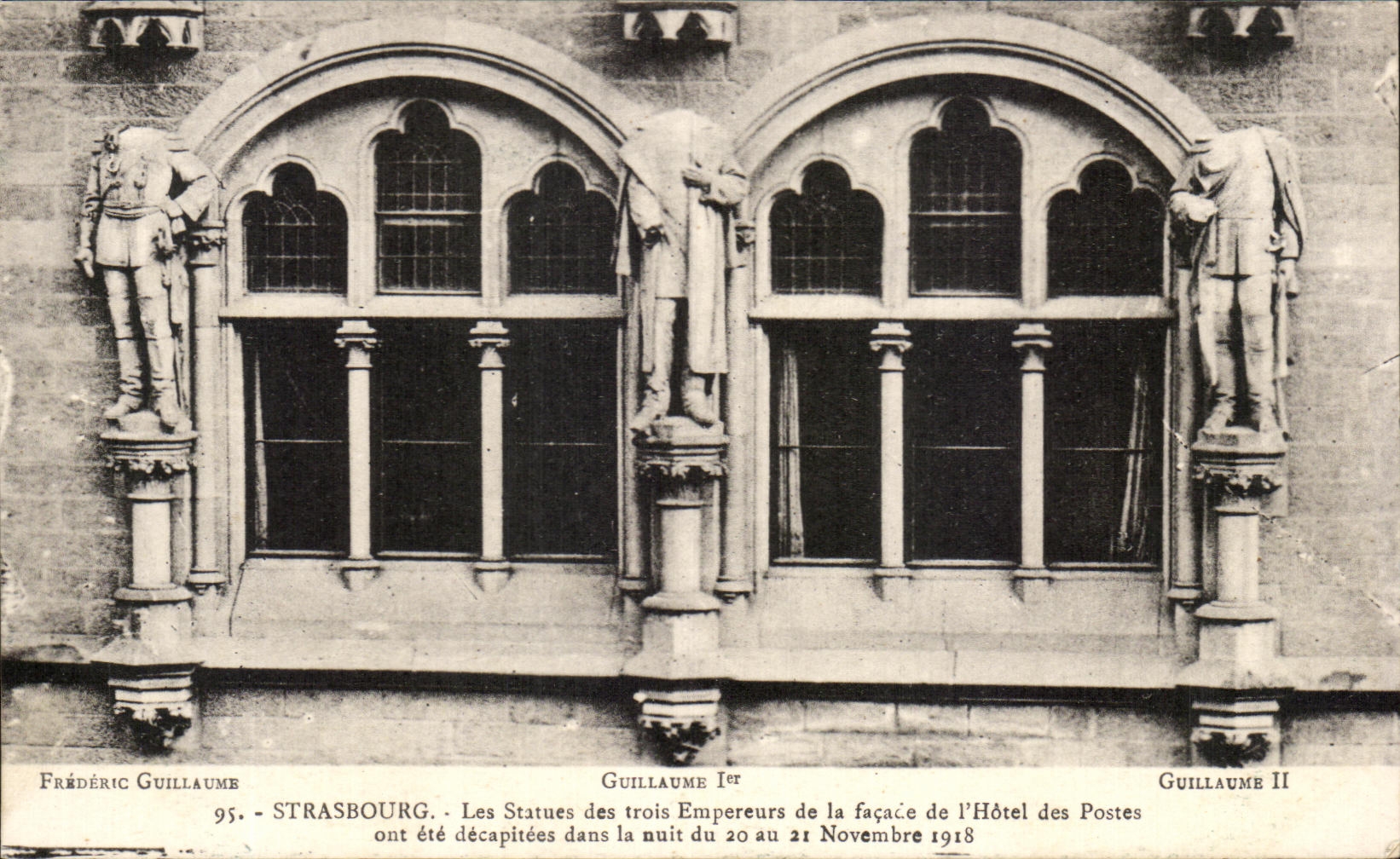 CPA Strasbourg Statues of the three Emperors of the frontage of I' Post office building