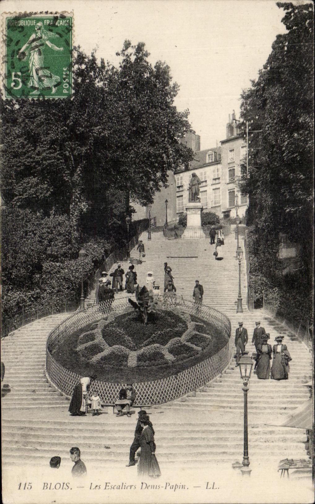 CPA Blois Les Escaliers Denis Papin
