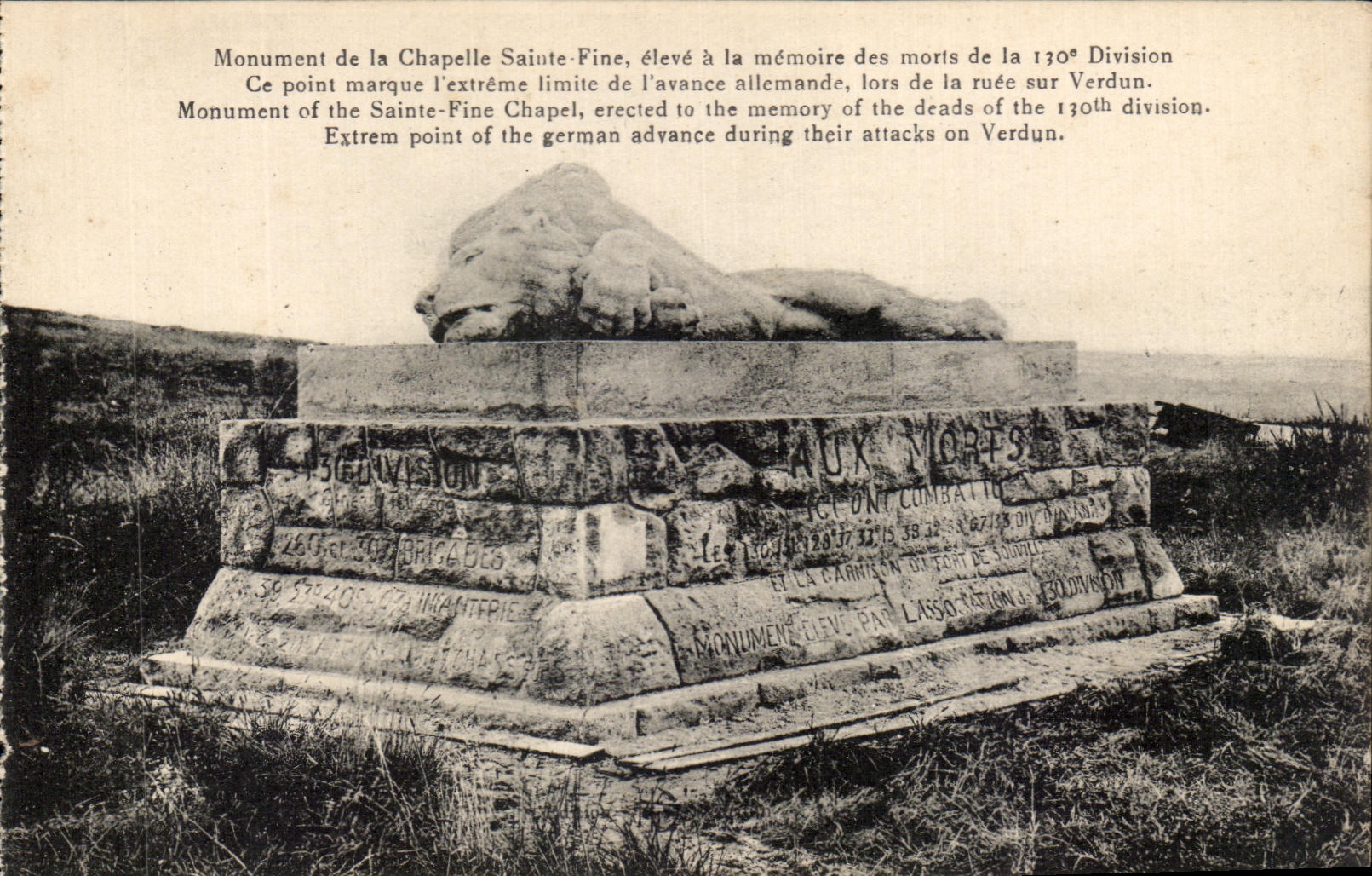 CPA Monument of the Vault Sainte Fine high to the Memory of died of Militaria Division