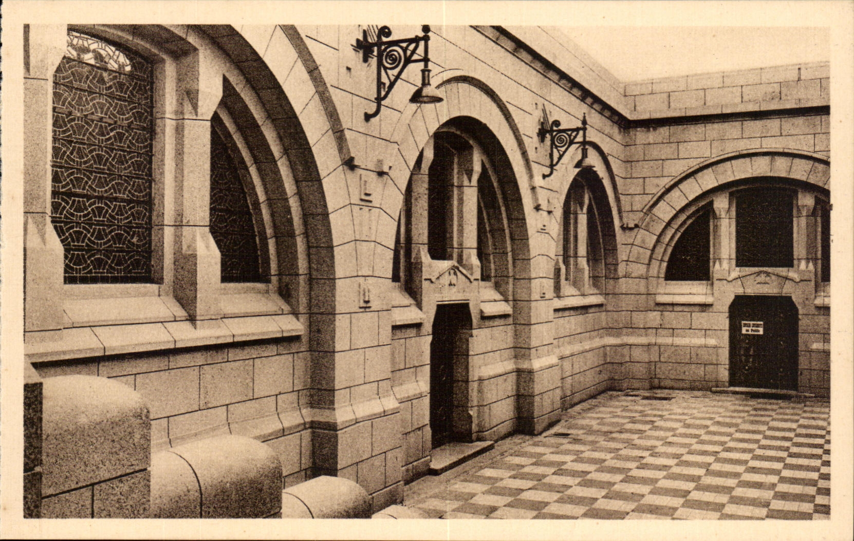 CPA the Basilica of Lisieux the crypt