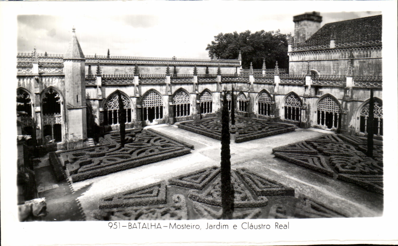 Jardin E Claustro de CPA Batalha Mosteiro verdadero