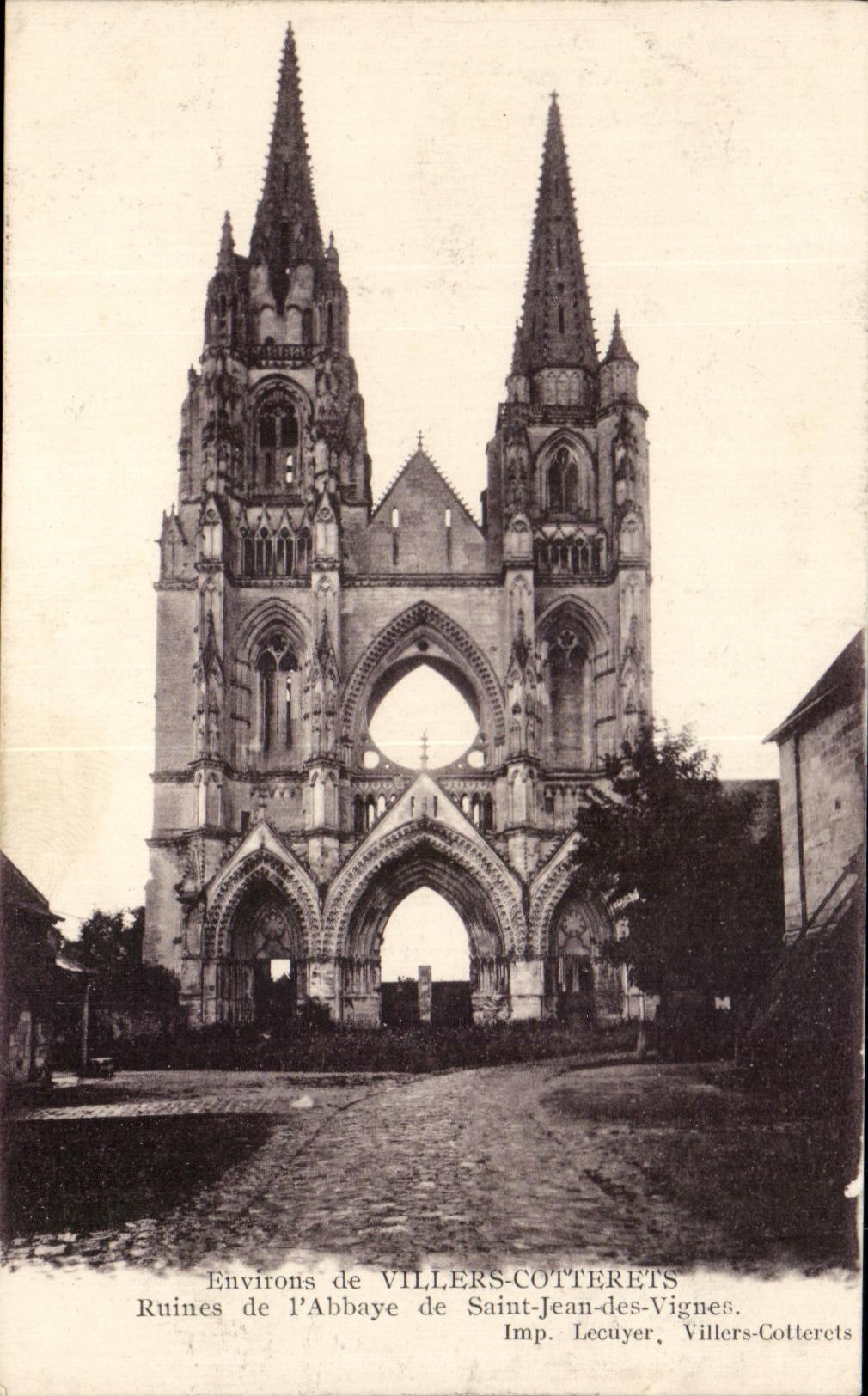 CPA Surroundings of Villers Cotterets Ruins of the Abbey of Saint Jean of the Vines