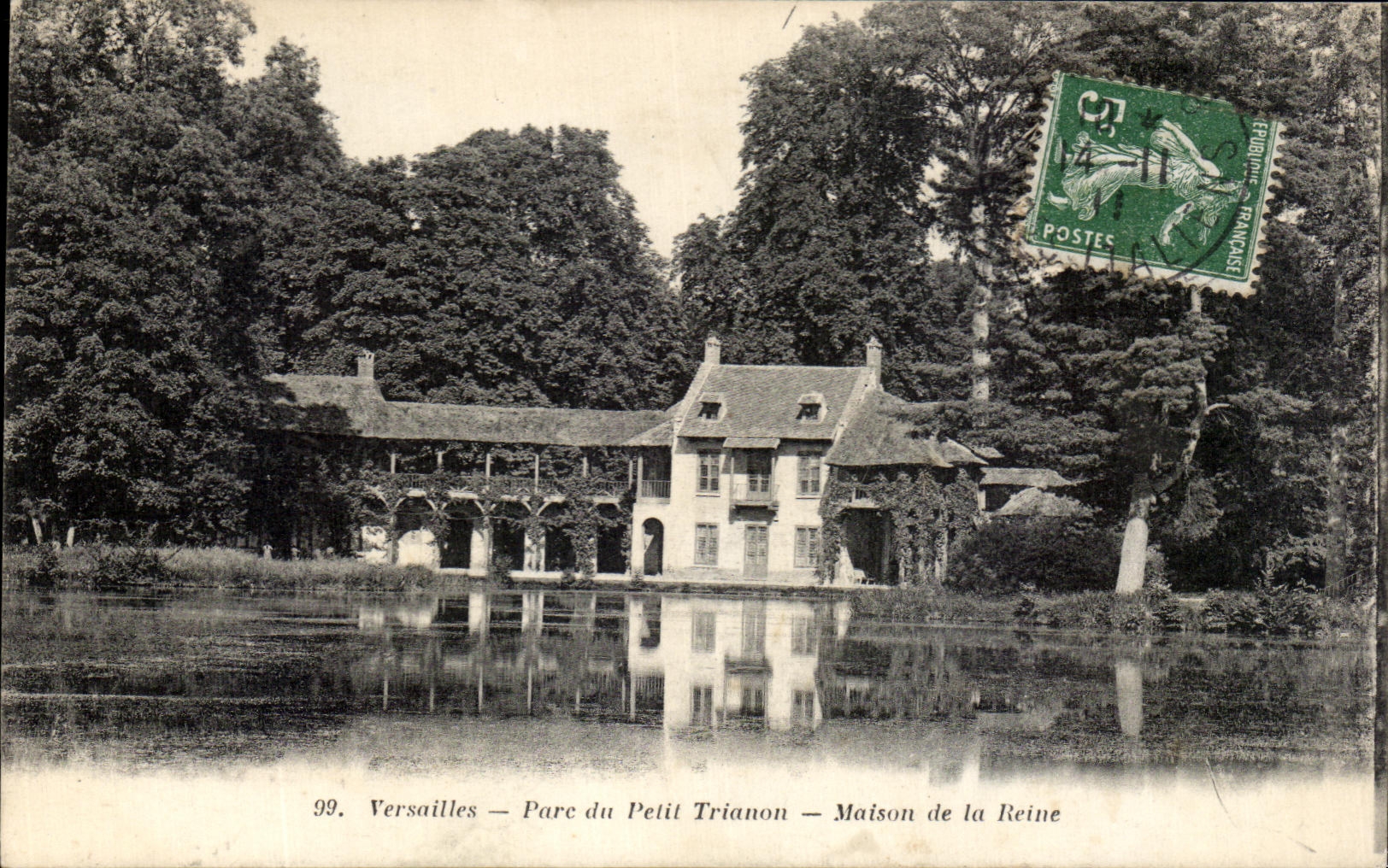 CPA Versailles parc du Petit Trianon Maison de la Reine