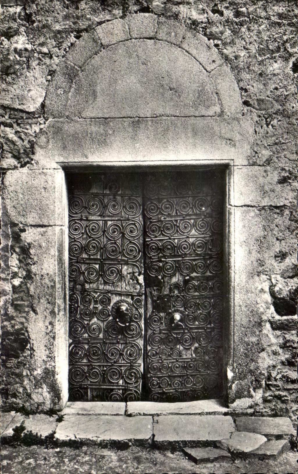 CPA Amelie Les Bains Palalda Gate of the Church