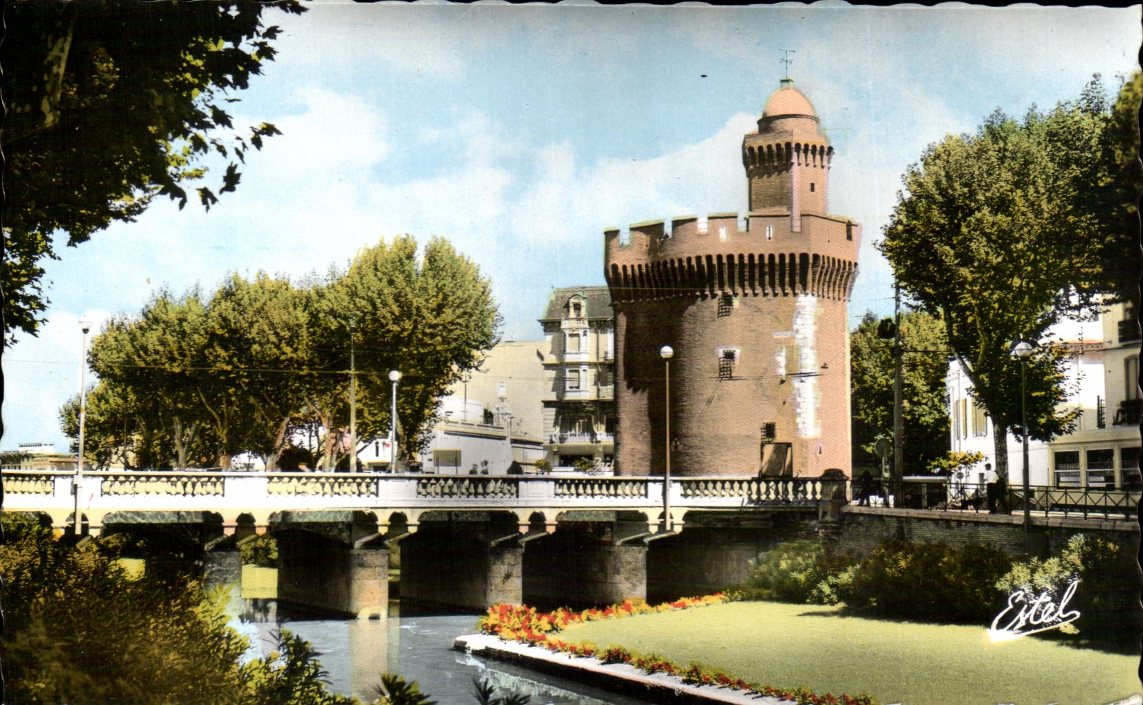 CPA Perpignan Seen on Castillet