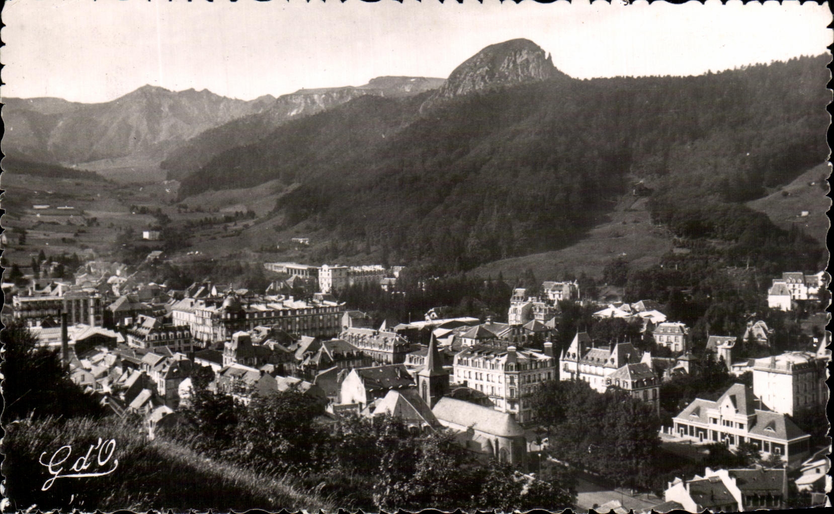 CPSM Auvergne View of the Mount Gilds Thermal spa Winter sports and Tourisme