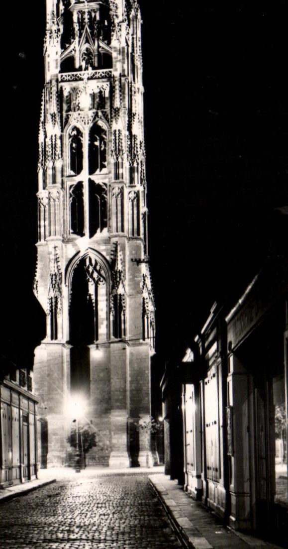 CPA Bordeaux la nuit La Tour Pey Berland