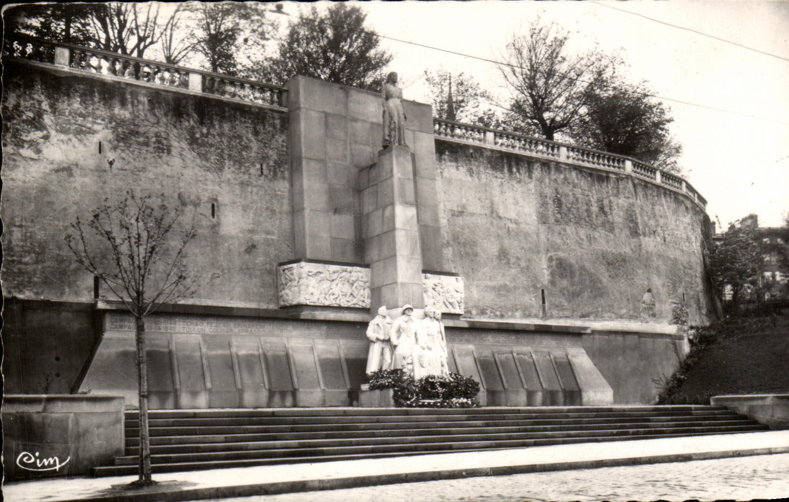 CPA Clermont Ferrand War memorial 1939 Militaria