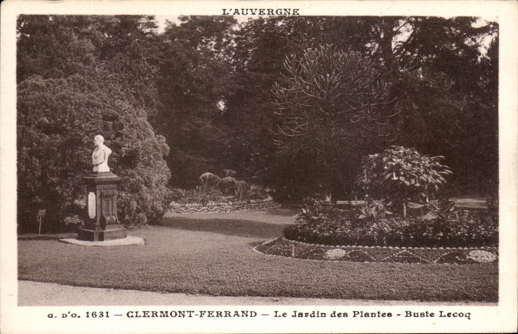 CPA Clermont Ferrand the Botanical garden Lecoq Bust