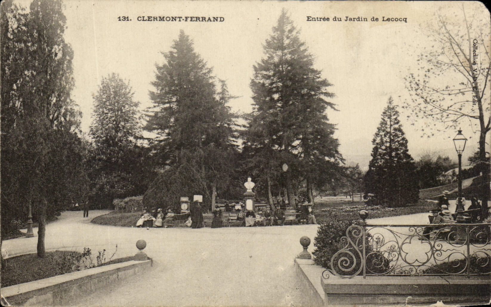 CPA Clermont Ferrand Entrance of the Garden of Lecoq
