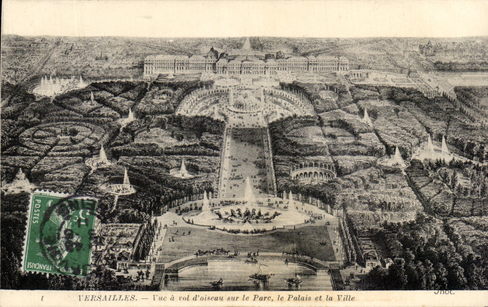 CPA Versailles Vue a vol d'aiseau sur le Parc le Palais et la Ville