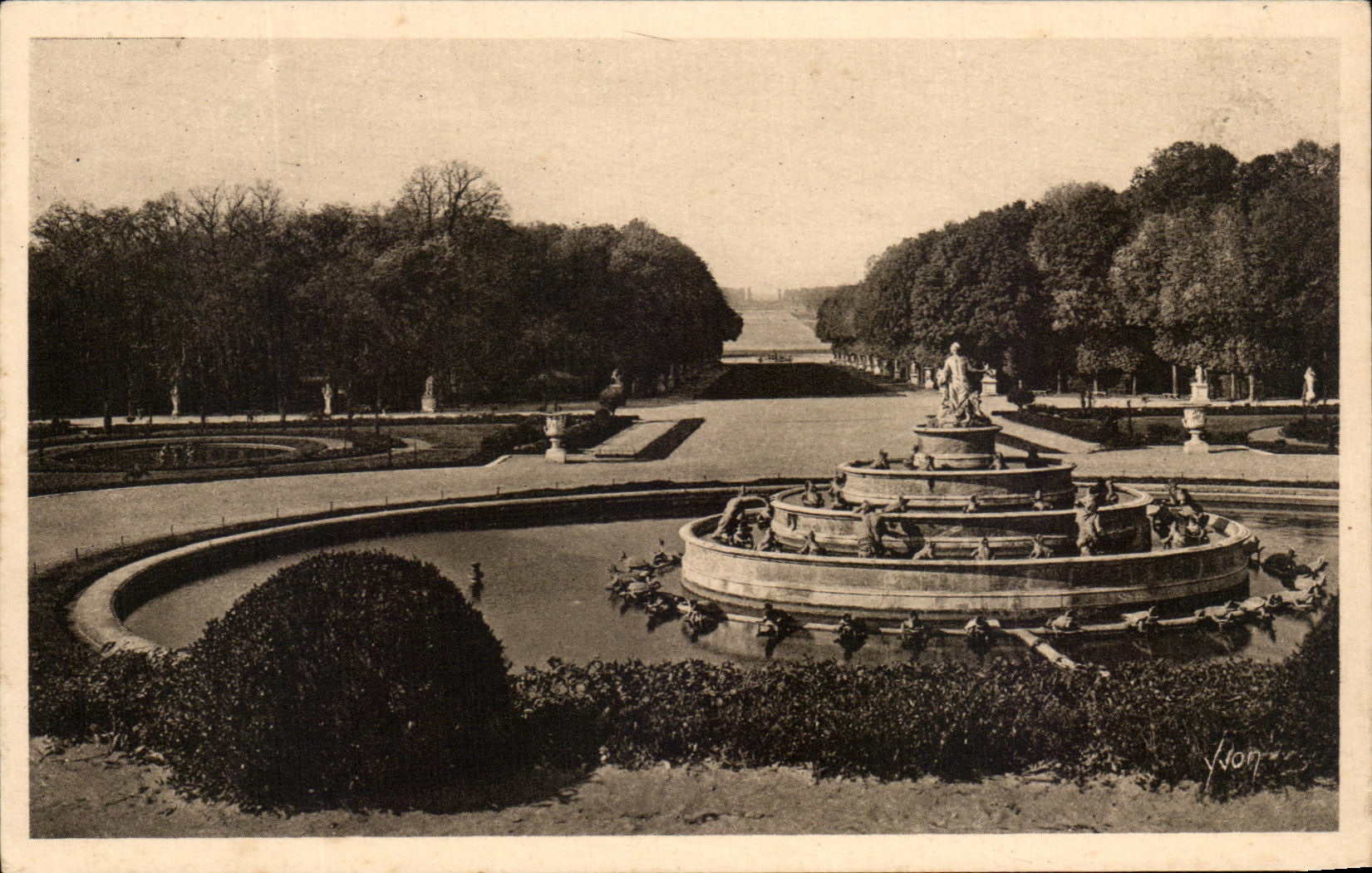 CPA Versailles Perspective du bassin de Latone et allee royale