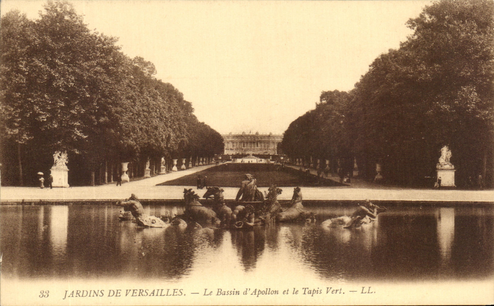 CPA Jardins De Versailles Le Bassin d'Apollon et le Tapis Vert