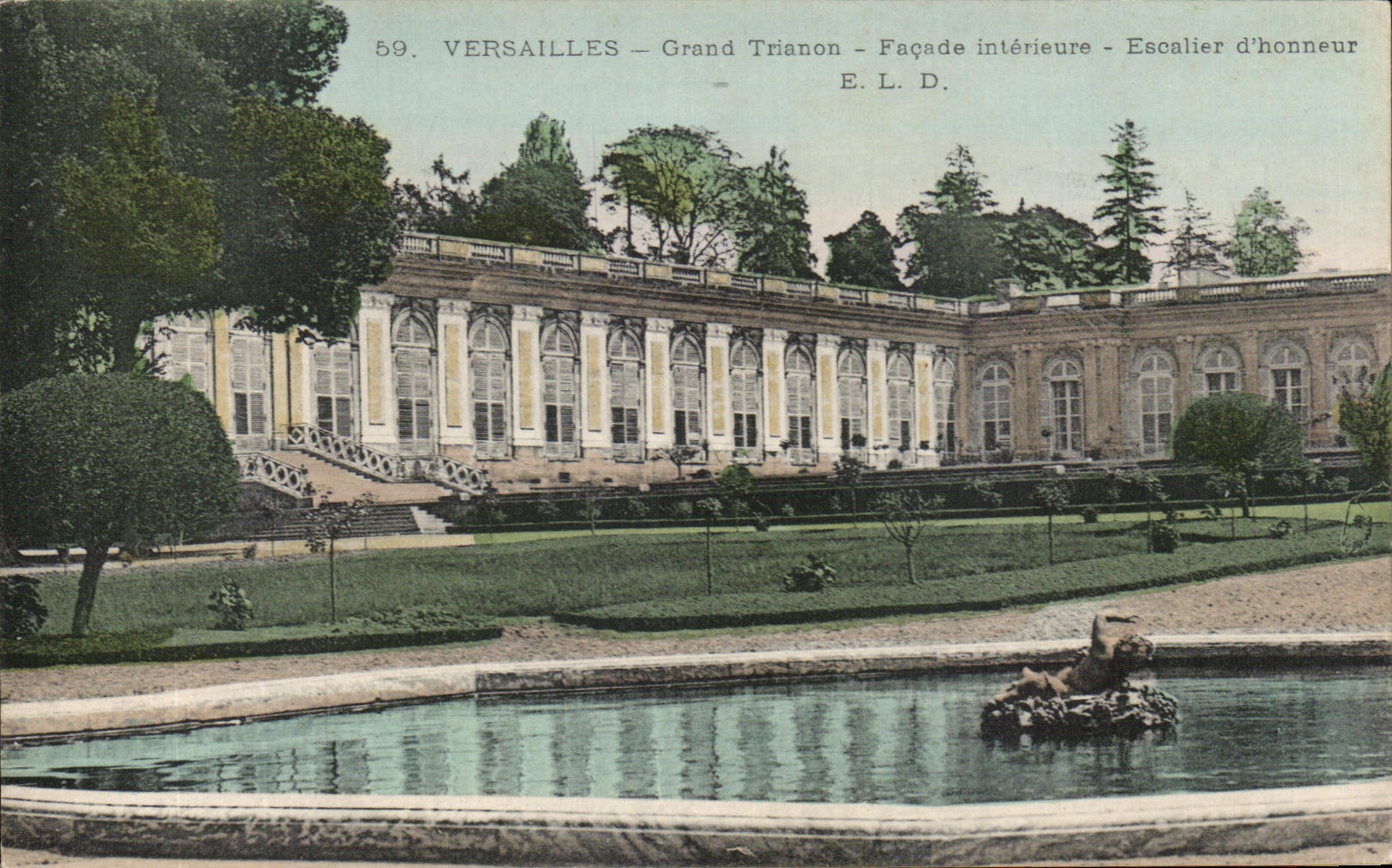 CPA Versailles Grand Trianon Facade interieure Escalier d'honneur