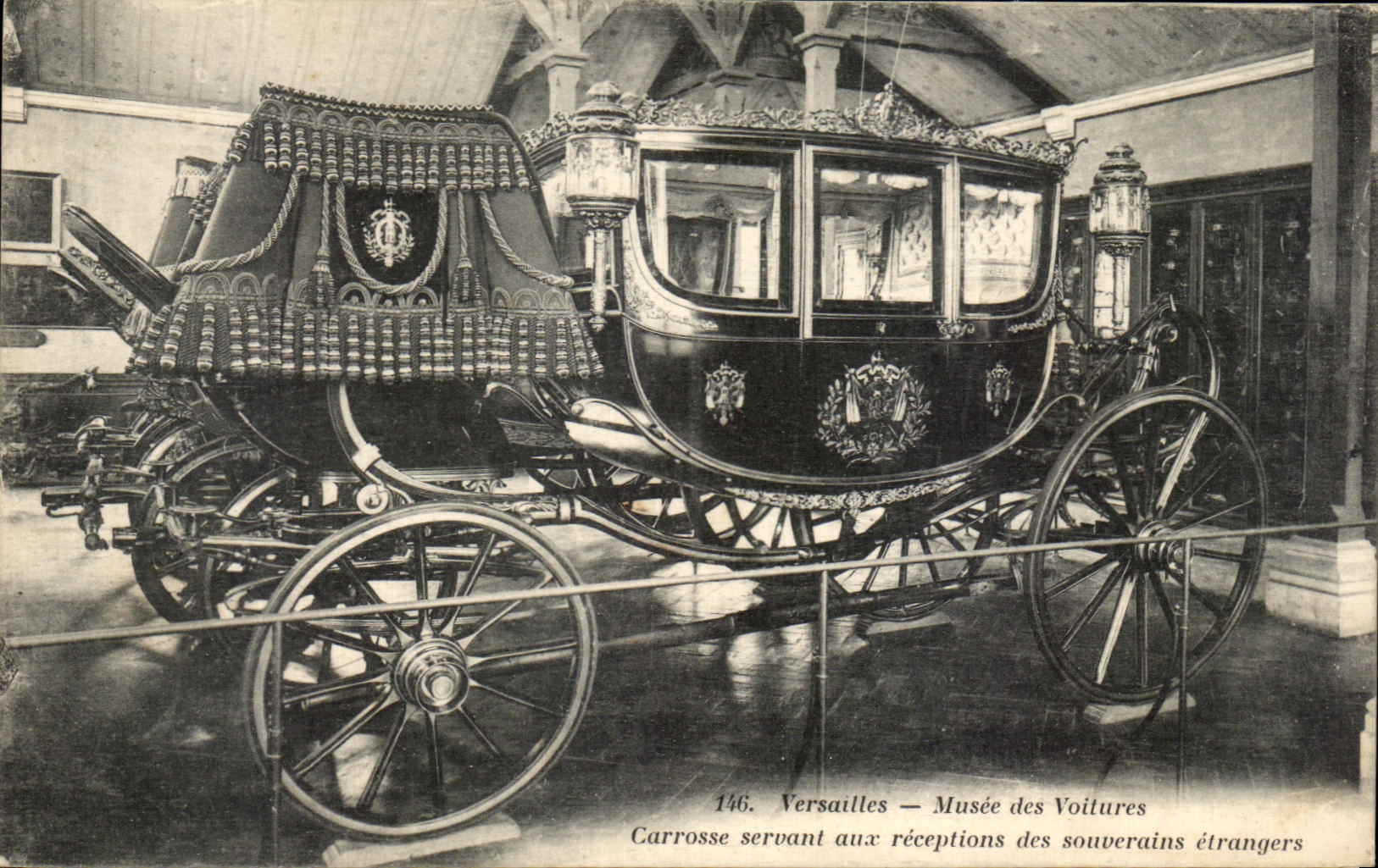 CPA Versalles Musee de los ajustes de los coches con el cuerpo que es utilizado para las recepciones de los sovereigns extranjeros