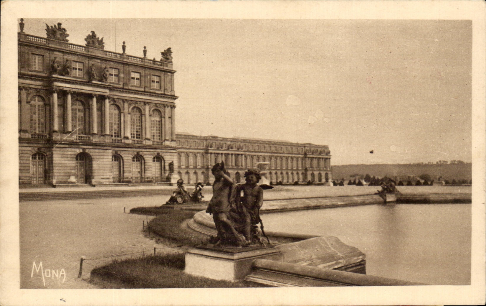 CPA Les Petits Tableaux De Versailles Le Chateau Corps Central