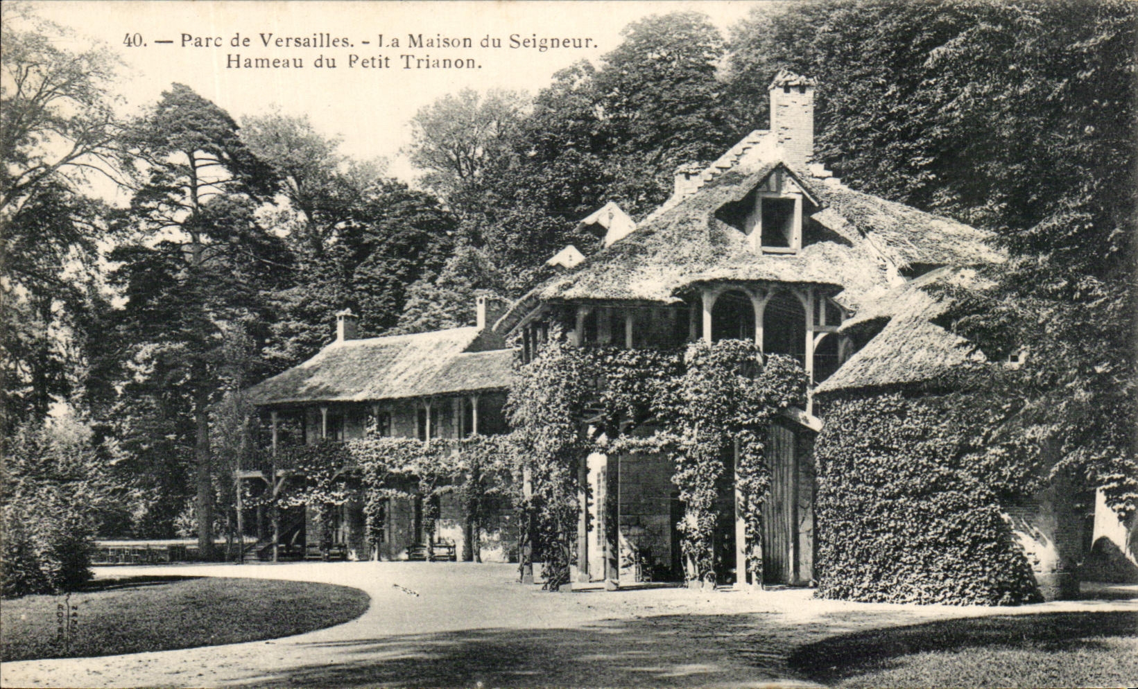 CPA Parc de Versailles Le Bassin du Seigneur Hameau du Petit Trianon
