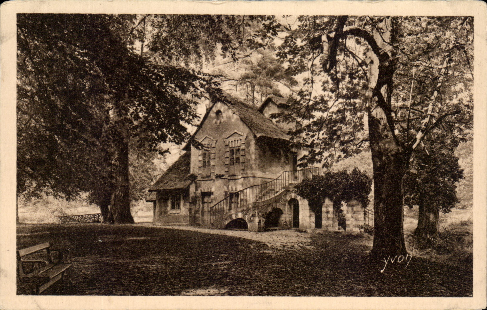 CPA Splendeurs Et Charmes De Versailles Petit Trianon Le Moulin de Maric Antoinette Little Trianon The Mill of Marie Snt